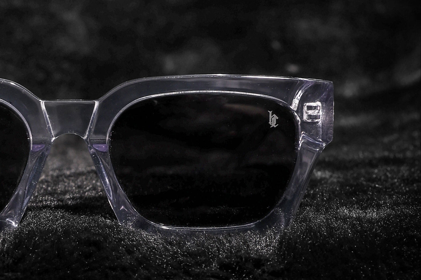 'HC' Transparent Light Gray Frame Sunglasses