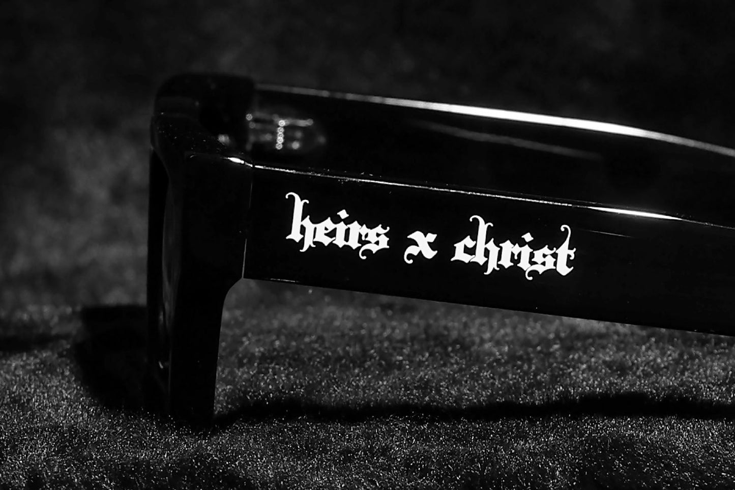 'HC' Black Frame Sunglasses